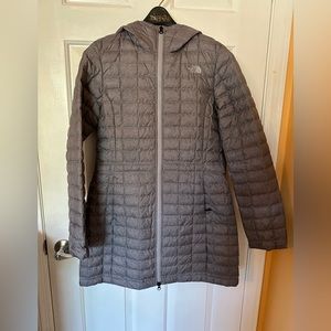 The North Face Light Gray long light weight jacket EUC S